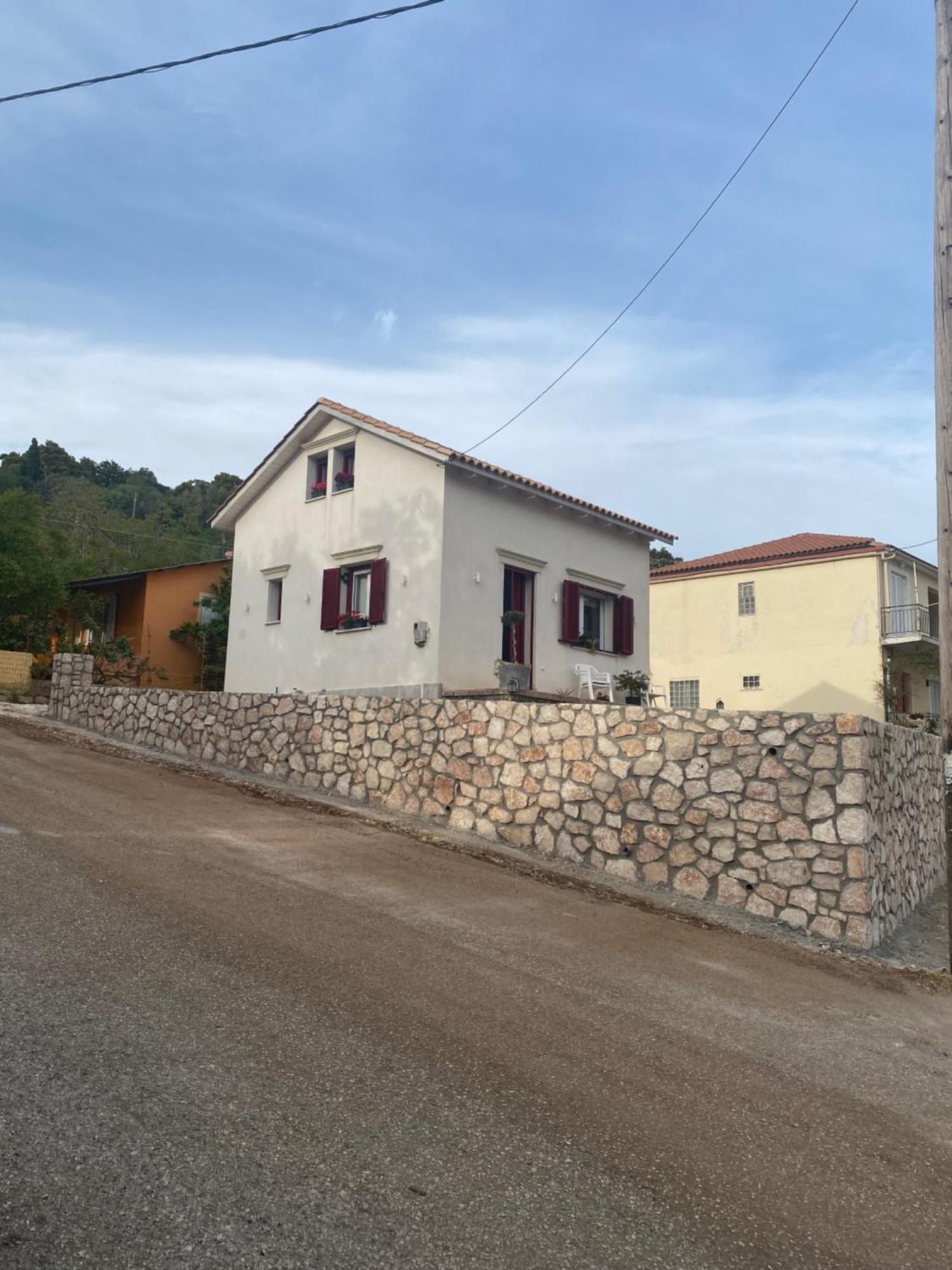 Robola Retreat *