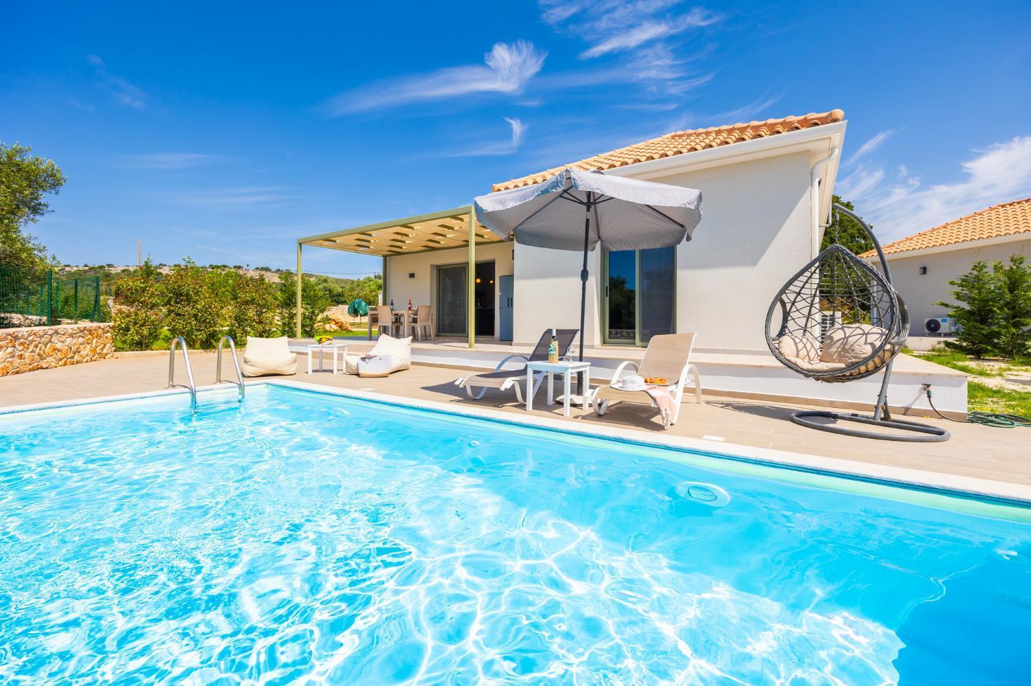 Tania Ena Villa Dhorizata