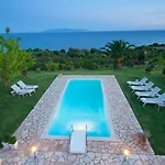 Trapezaki Villas, Seafront Accommodation
