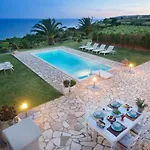 Trapezaki Villas, Seafront Accommodation