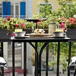 Aelia Apartment