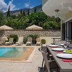 Villa Latos