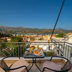 Georgina'S Maisonette Sea View