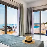 Villa Akti