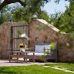 Vayianna'S Garden House