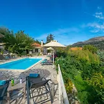 Private Villa Close To Famous Myrtos Beach With Private Boat!