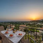 Dimitris Luxury Apartment