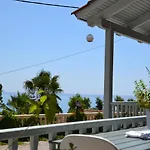 Mihaila Seaside: 2 Bedroom Bungalows Kefalonia