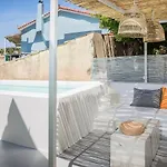 Bohemian Nest - Cheerful 2-Bedroom Villa With Pool