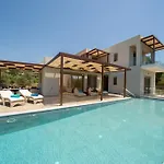 Luxury Villa Majore