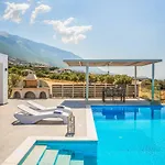 Villa Maria Theo
