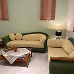 Villa Tzitzifies
