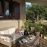 Vayianna'S Garden House