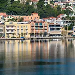 A & B Minimal Suite Ιι With Sea View In Argostoli