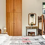 Daratos Studio 5