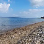 Beachfront Oleanders House In Skala