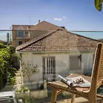 Aparktion The Grand Maistro