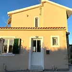 Les Oliviers Villa With Sea View On Petani Beach