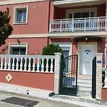 Blue Lagoon Luxury Apartment B2