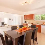 Villa Peach