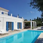 Villa Laura - Serene Escape With A Private Pool
