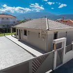 Ariadne'S House