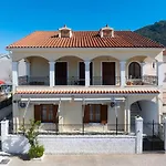 Sea Salt Apartments