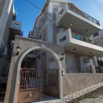 Elena'S Apartment 4