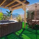 Flowers In The City - Elegant Home In Argostoli