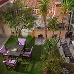 Ira Apartments