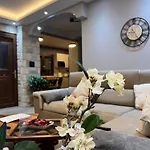 Ora House