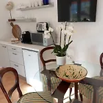Casa Olympia, Dilinata