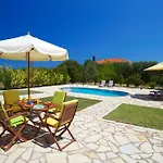 Iliachtides Villas