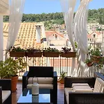 Rouchotas Apartments