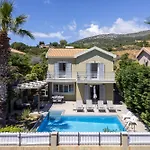 Beachfront Villa Alexandra