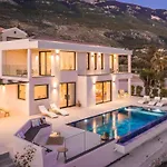 Deos Villa