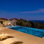 Deos Villa