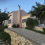 Villa Zola With Views
