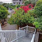 Villa Lourdata