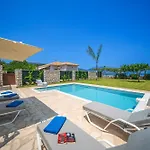 Τheano Villa