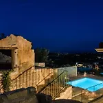 Ipoliti Luxury Living
