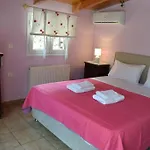 Mountain Breeze Cottage