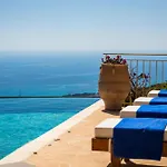 Villa Lemoni Skala - Infinity Pool With Sea Views, Bean Bag And Bbq