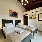 Villa Atlantis