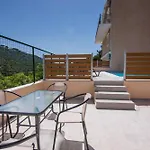 Villa Elpida At Minies