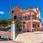 Artemis Superb 2 Bedroom Apartment 700 M Away From The Beach