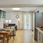 Inna'S Summer House