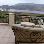 Villa Rania: Ευάερη Βίλα Με Θέα Τη Θάλασσα