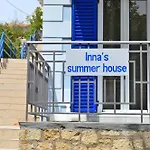Inna'S Summer House