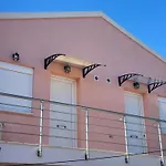 Elli'S House